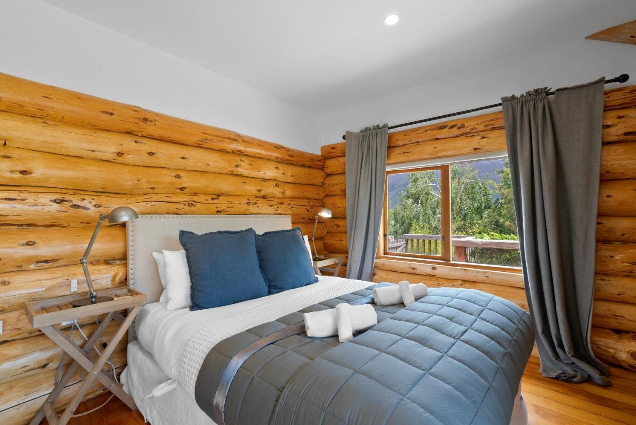 The Log House Villa Wanaka Exterior photo